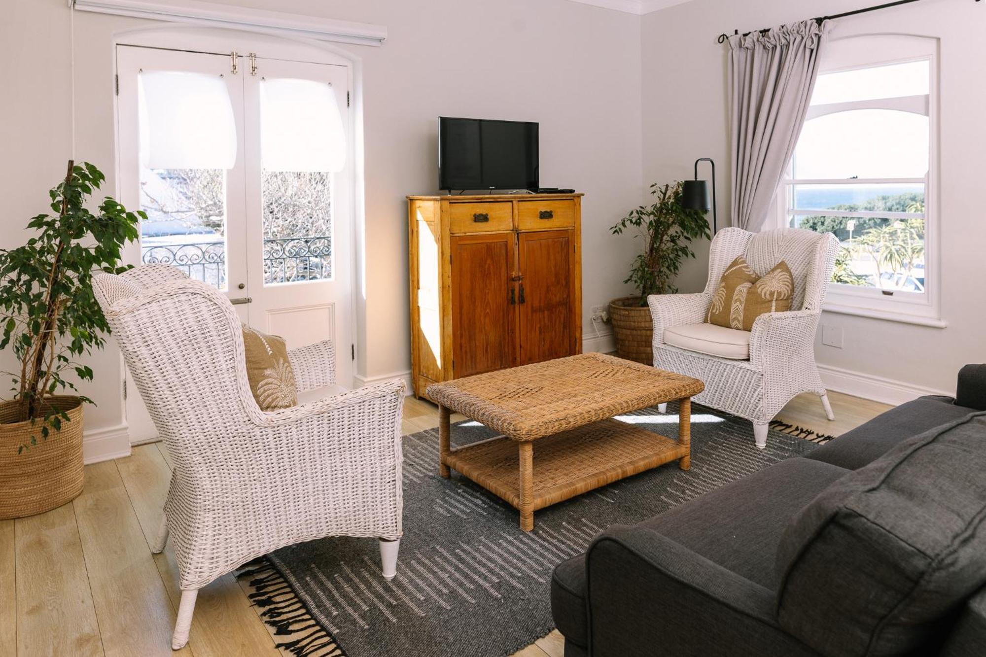 Auberge Burgundy Boutique Hotel & Spa Hermanus Ngoại thất bức ảnh